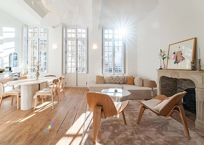 Elegant Place Du Parlement Pour 4 Personnes Appartement