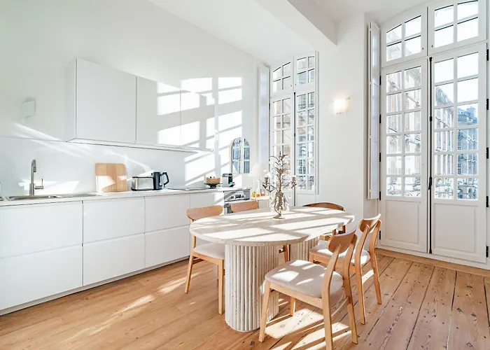 élégant Place Du Parlement Pour 4 Personnes