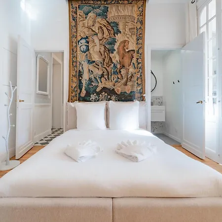 Elegant Place Du Parlement Pour 4 Personnes Bordeaux