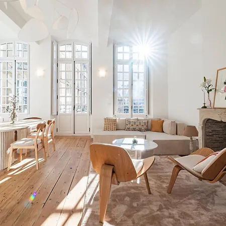 Elegant Place Du Parlement Pour 4 Personnes Apartment
